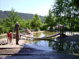 Aquapark direkt an der Sperrmauer